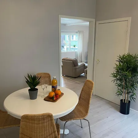 Romslig Sentralt I Sentrum *