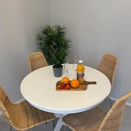 Romslig Sentralt I Sentrum Apartament