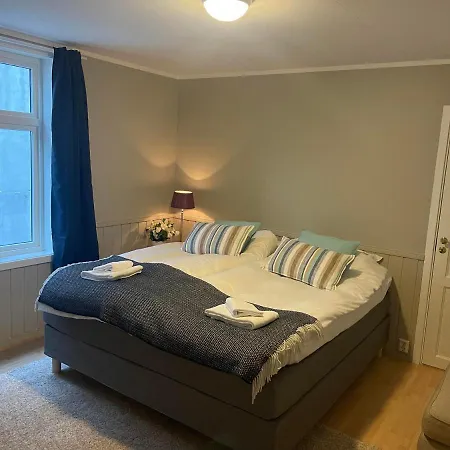 Romslig Sentralt I Sentrum *