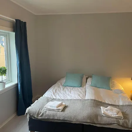 Romslig Sentralt I Sentrum * Svolvær